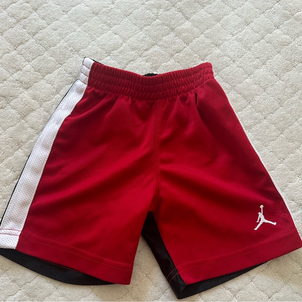 Toddlers Jordans short size 2 to 3